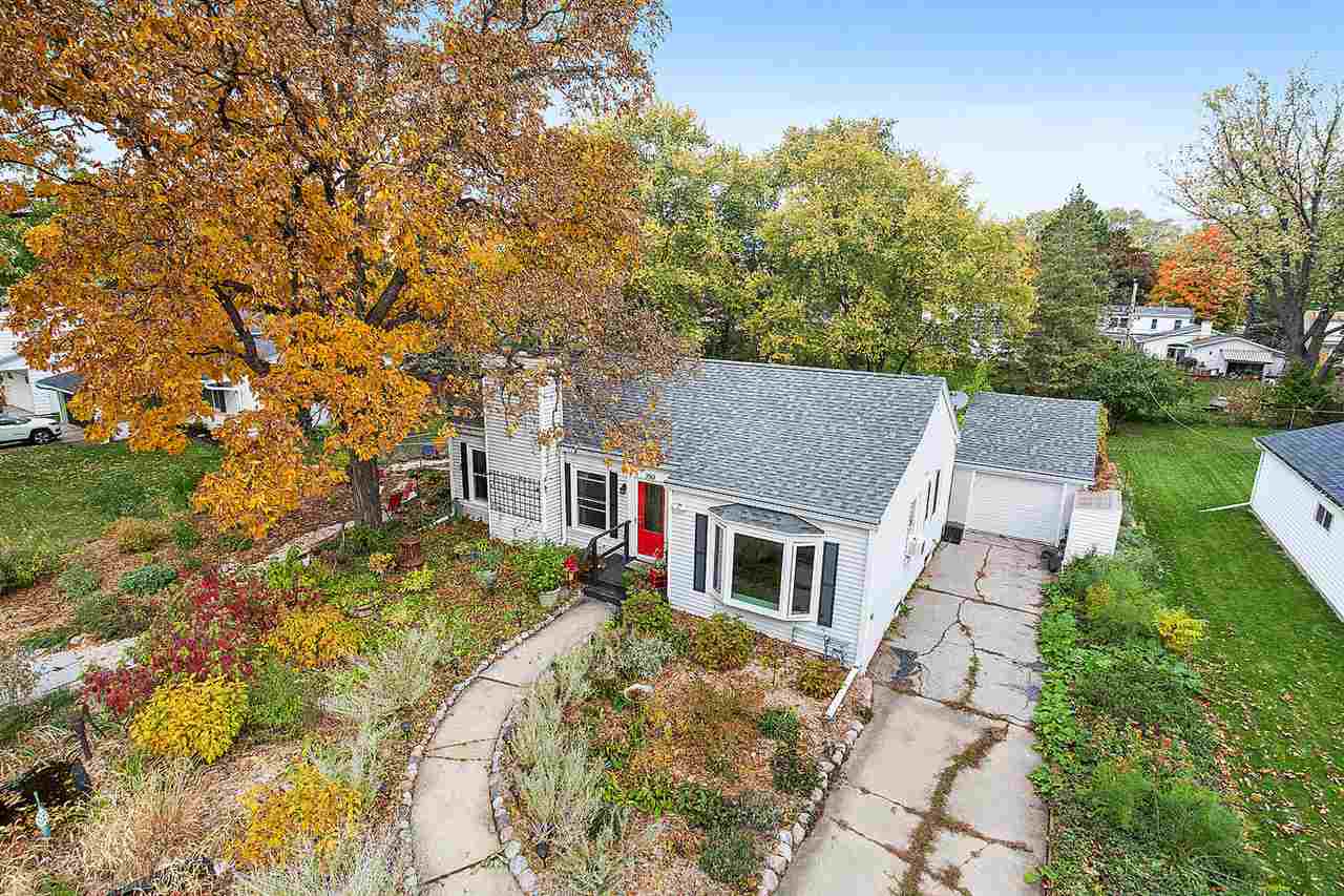 350 BRYAN, Allouez, WI Starry Realty