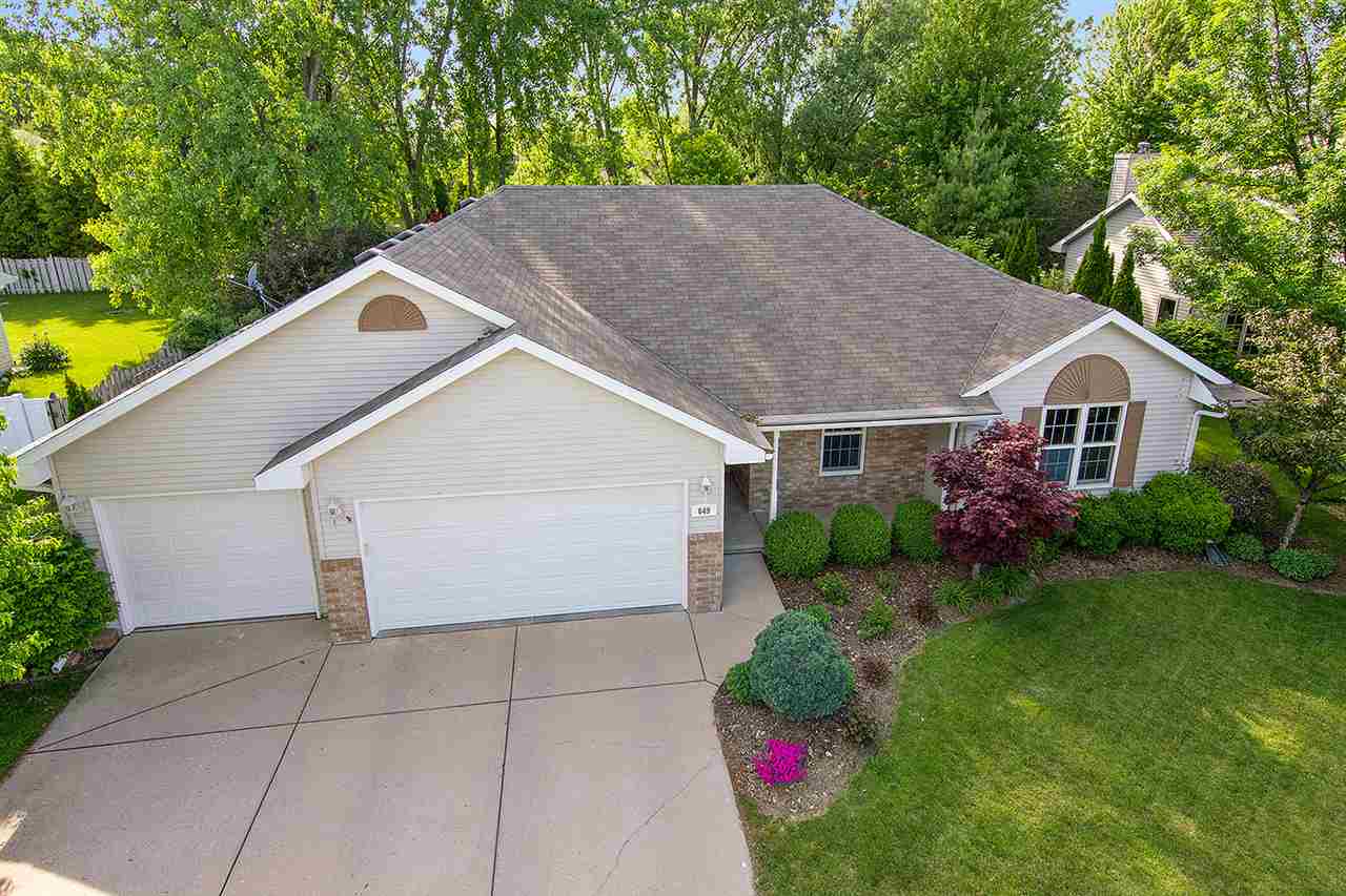 649 EAST RIVER, De Pere, WI Starry Realty