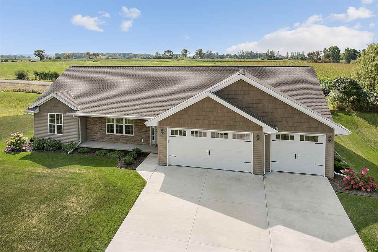 240 CORNELLIUS MARTIN, De Pere, WI Starry Realty