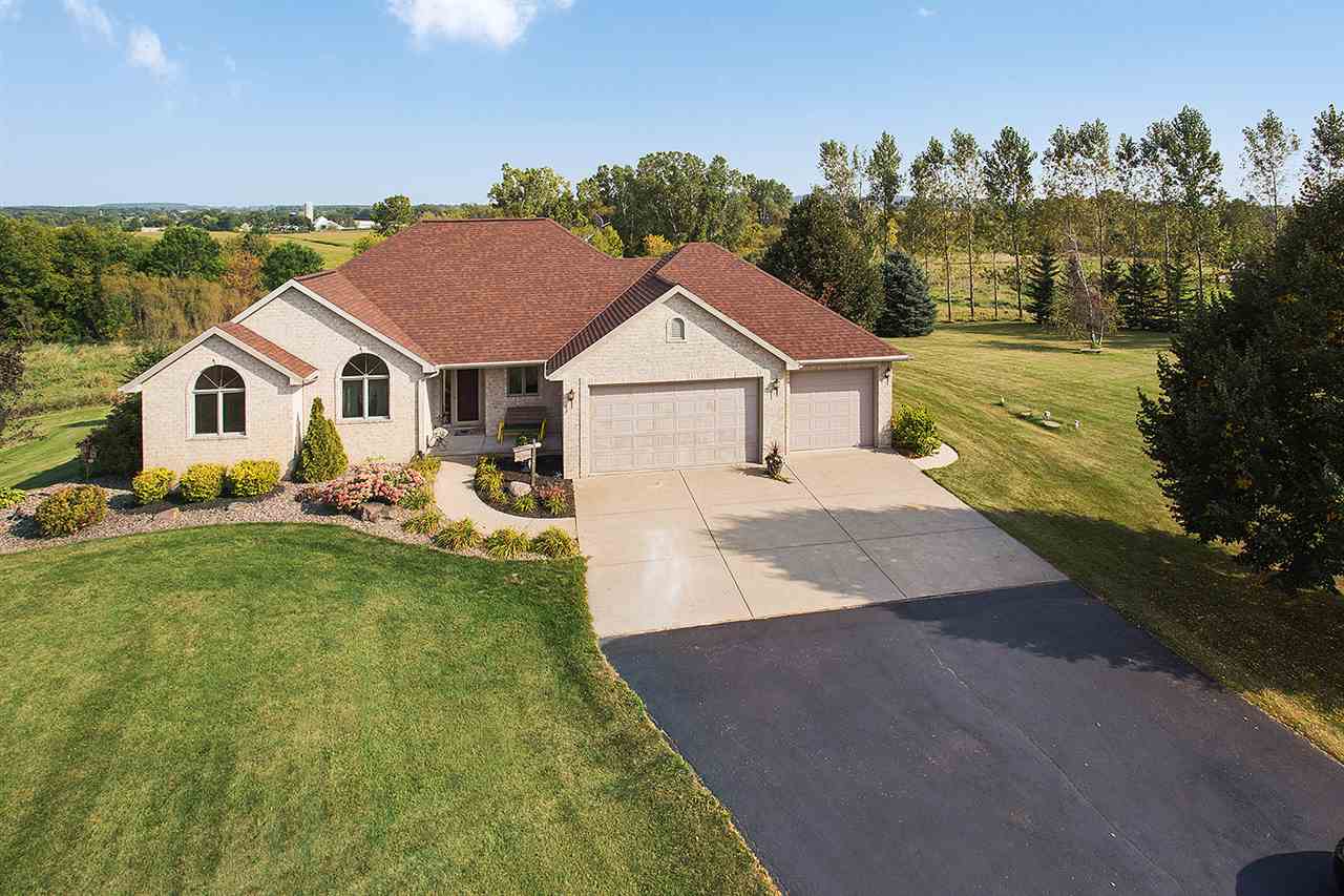 5335 RIVER OAKS, Rockland, WI Starry Realty