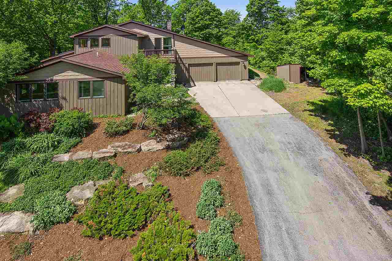 2140 SCHOOL, Wrightstown, WI Starry Realty